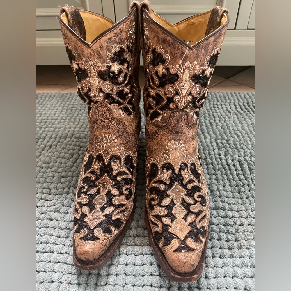 Black glitter inlay corral boots